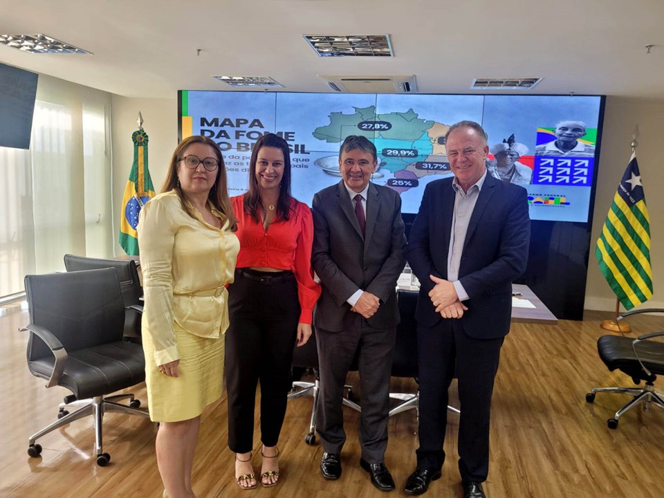 Casagrande se reúne com ministro do Desenvolvimento e Assistência Social em Brasília 1