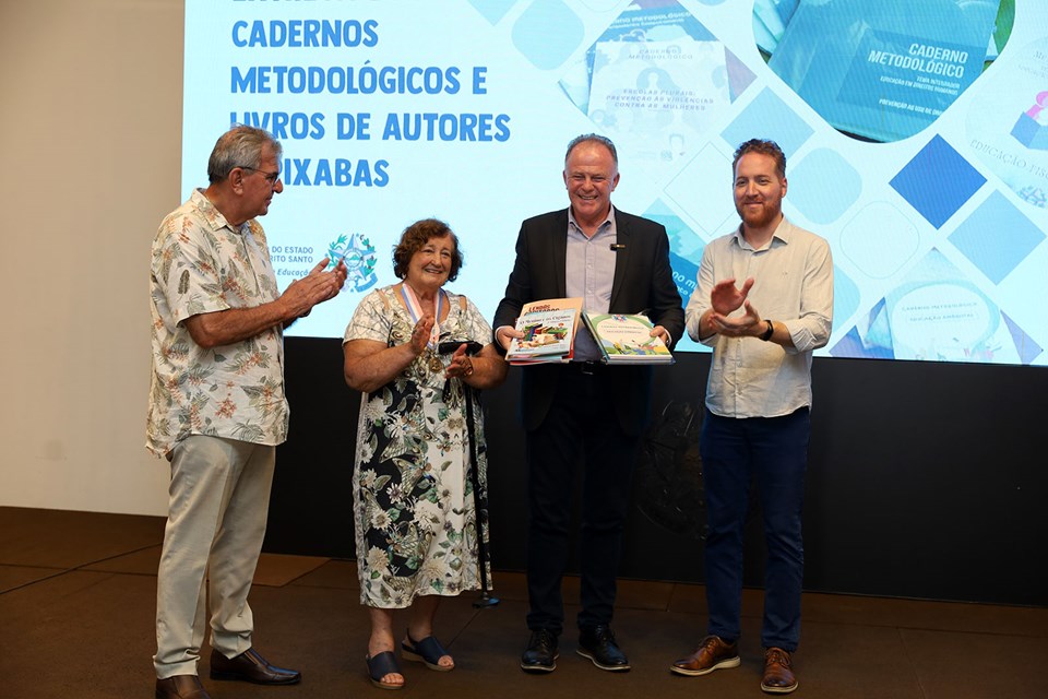 Governo lança cadernos metodológicos e entrega acervo bibliográfico capixaba para escolas 1